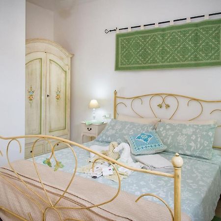 Holiday Room Sa Tebia Oristano Exteriör bild