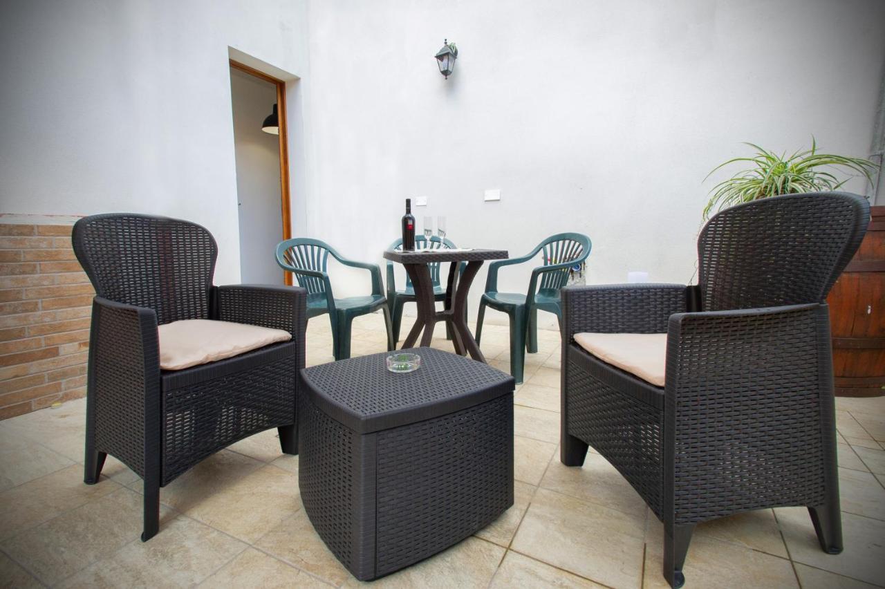 Holiday Room Sa Tebia Oristano Exteriör bild
