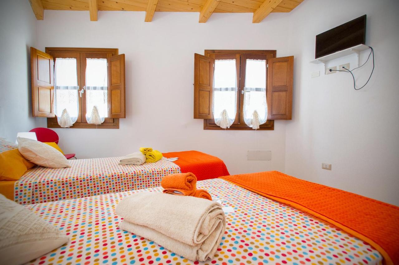 Holiday Room Sa Tebia Oristano Exteriör bild