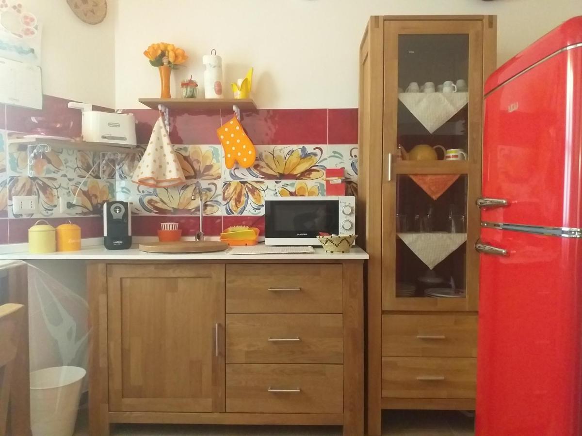 Holiday Room Sa Tebia Oristano Exteriör bild